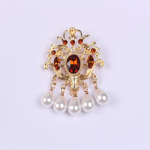 Design Court Retro Baroque Style Coat Brooch