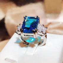 Overturn Stone Inlay Powder Rhinestone Ring