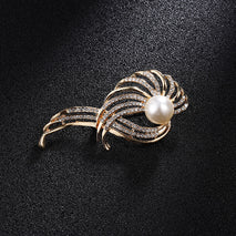 Rhinestone-encrusted Pearl Brooch Anti-exposure Accessories